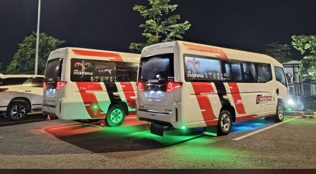 sewa elf bekasi wisata