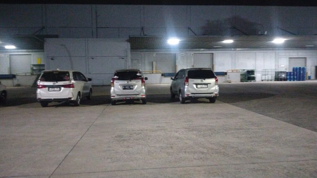 Antar jemput karyawan MM2100